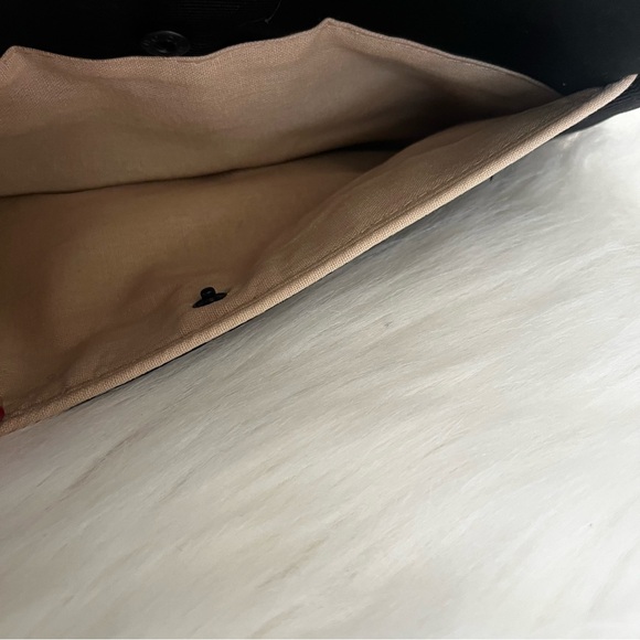 Nwot, Gucci Pouch - Picture 9 of 16